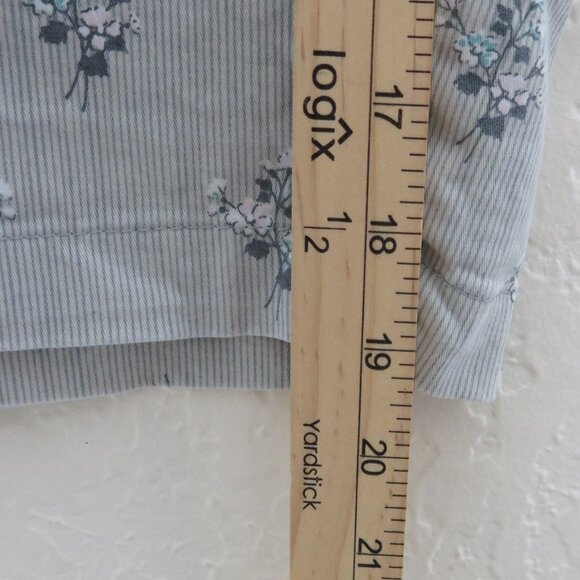 Lee*‎ Women's 1.5" Belt Loop Multipocketed Flat Front Floral Shorts~ Size Medium - Picture 9 of 10